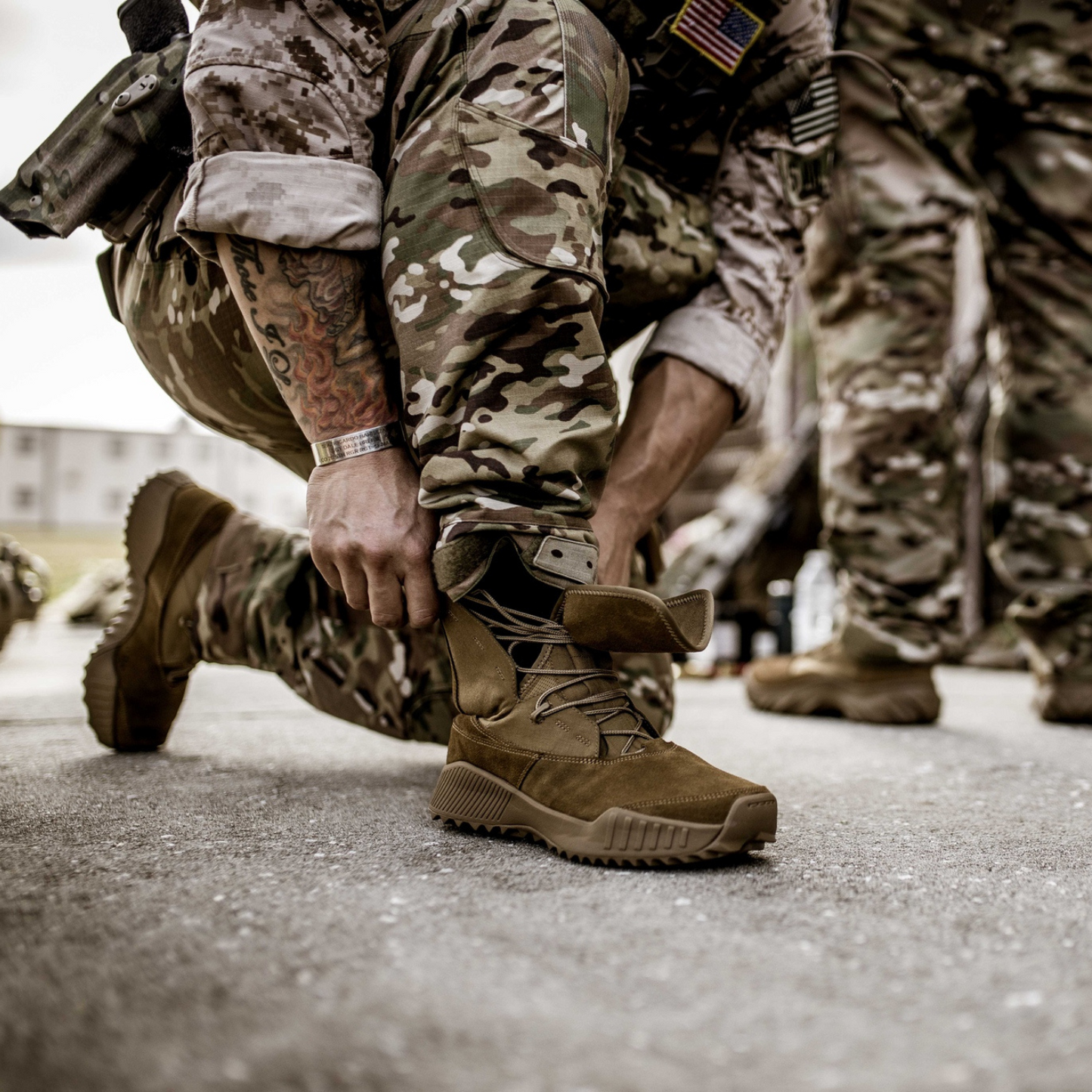 OAKLEY ELITE ASSAULT 8" Coyote Military Boots